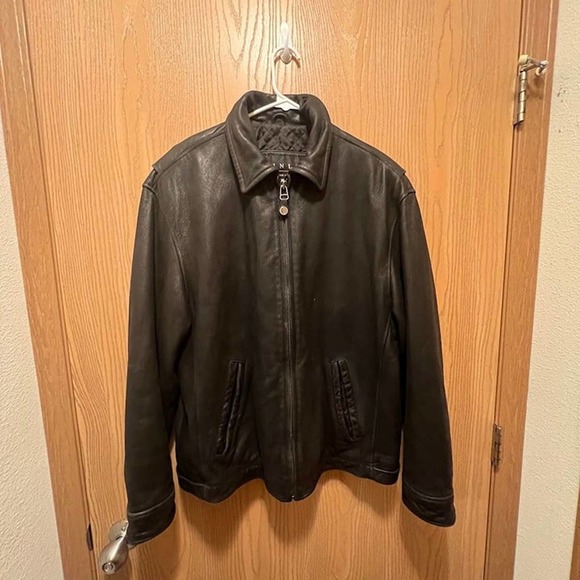 WINLIT New York Leather Jacket - Timeless Style and Quality Craftsmanship - Picture 1 of 4